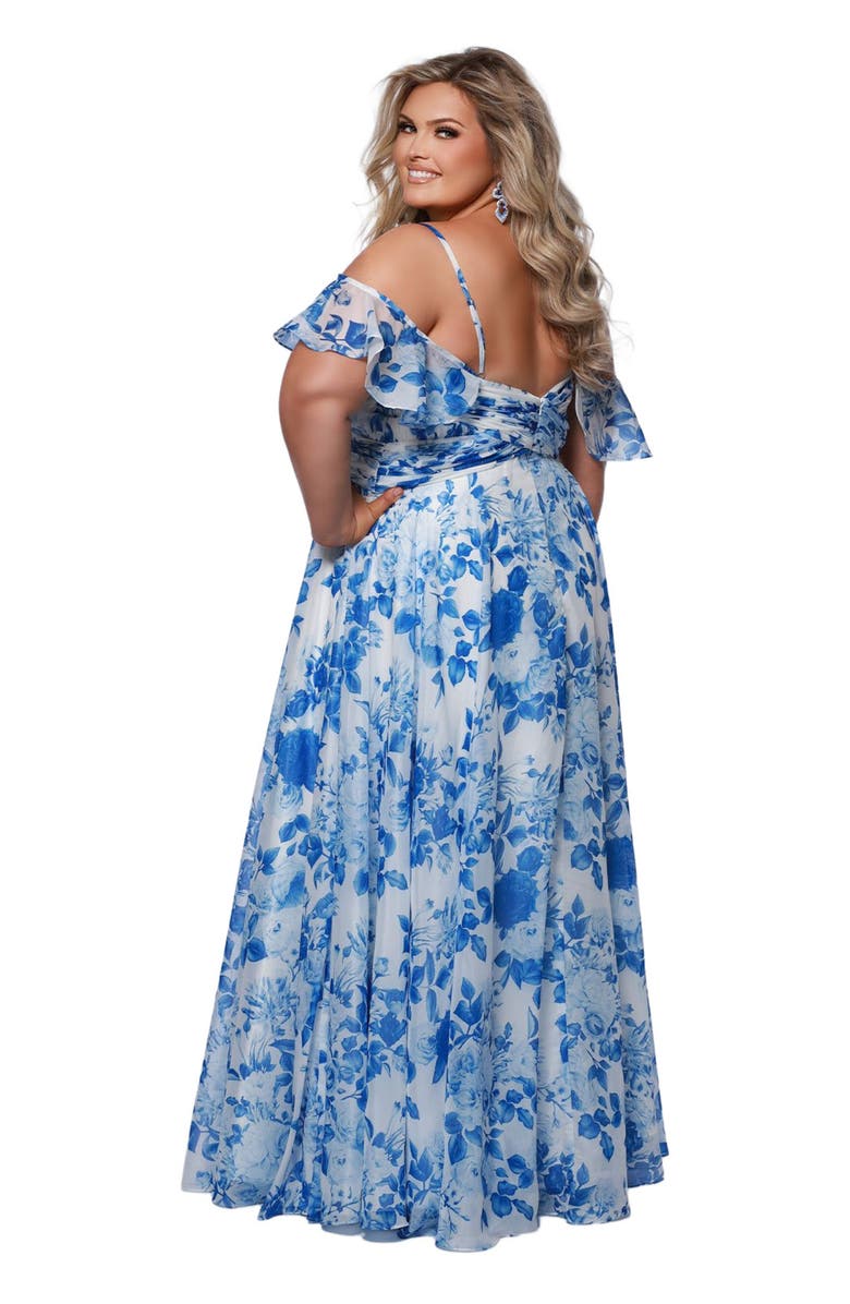 Sydney's Closet Pleated Floral V-Neckline Slim Plus Size A-Line Gown, Alternate, color, Blue/White