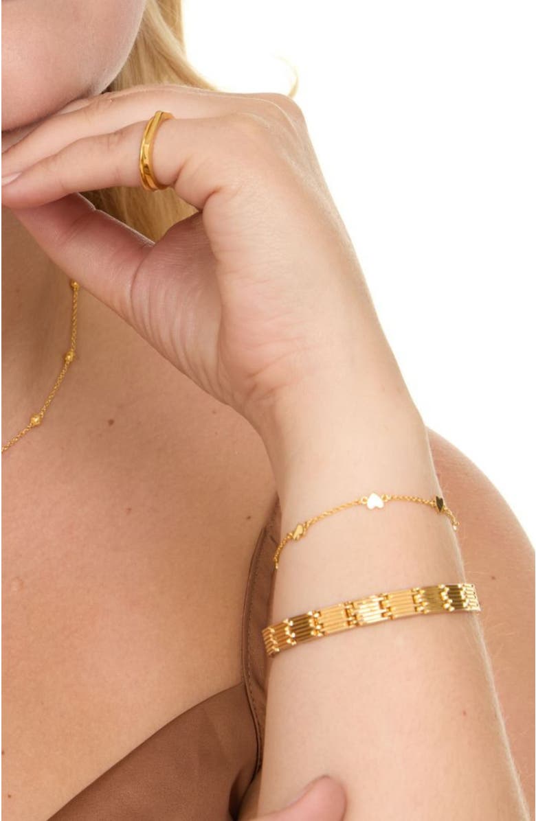 Gwen Beloti Love heart bracelet, Alternate, color,