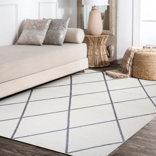 Jonathan Y Cole Minimalist Diamond Trellis Area Rug In White/gray