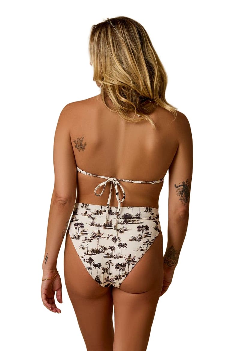 Mae Bottom, Alternate, color, Toile