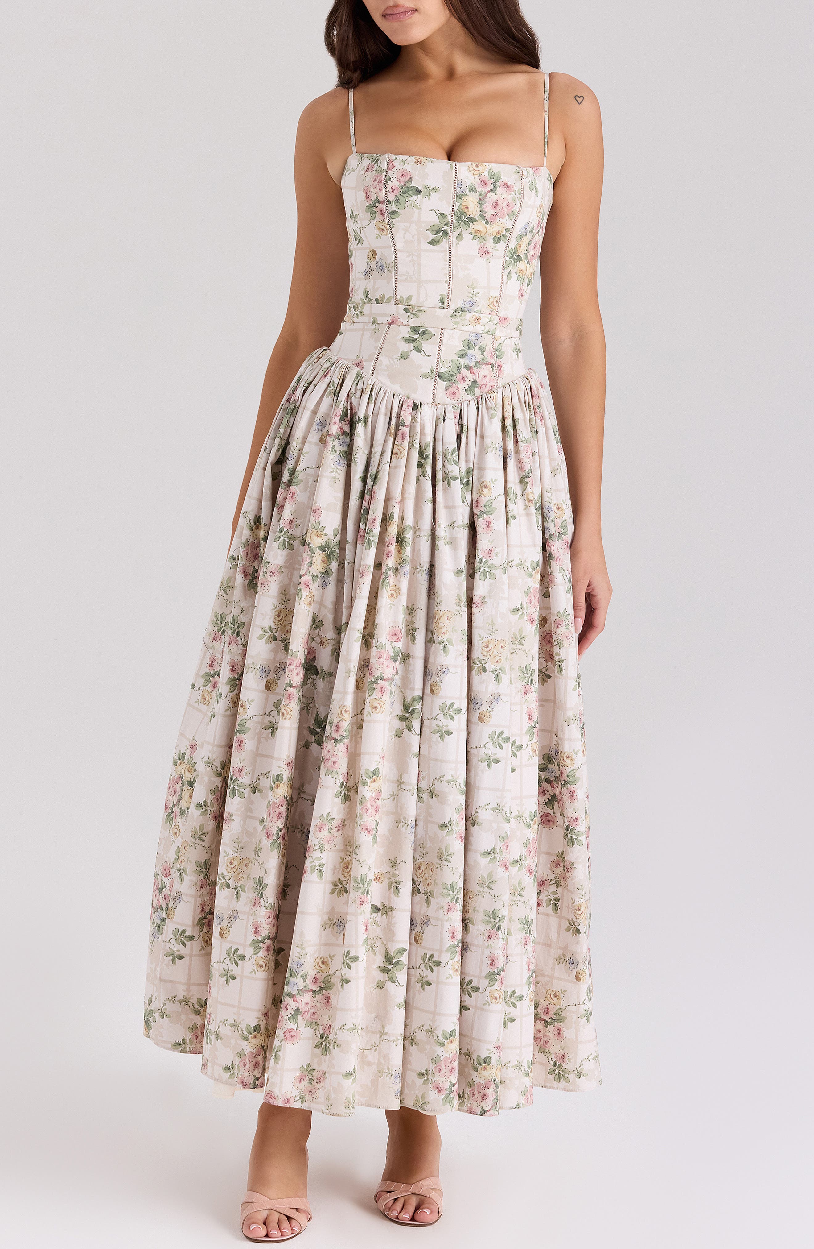 VINTAGE FLORAL AND CREAM