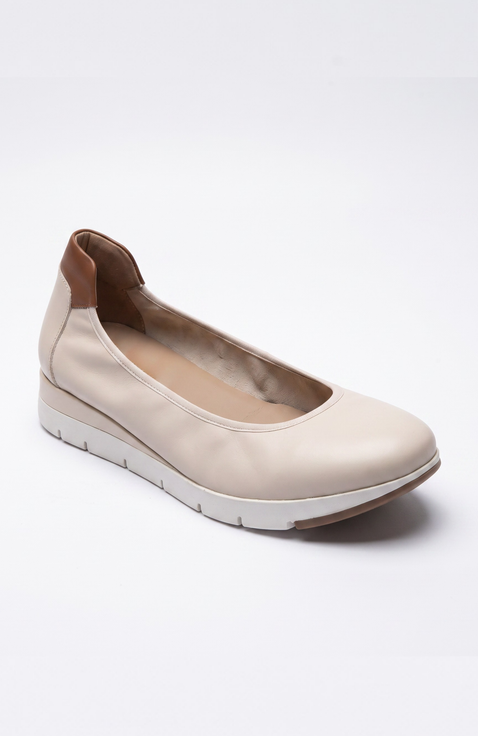 Promenade Leather Comfort Flat