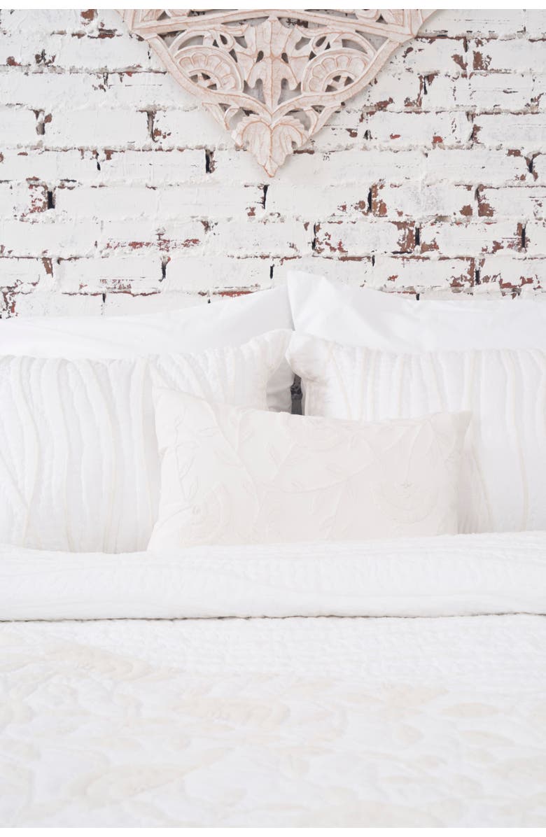 carol & frank Fallon Classy Abstract Botanical Tufted Throw Blanket for Bed Accent Décor, Alternate, color, Red