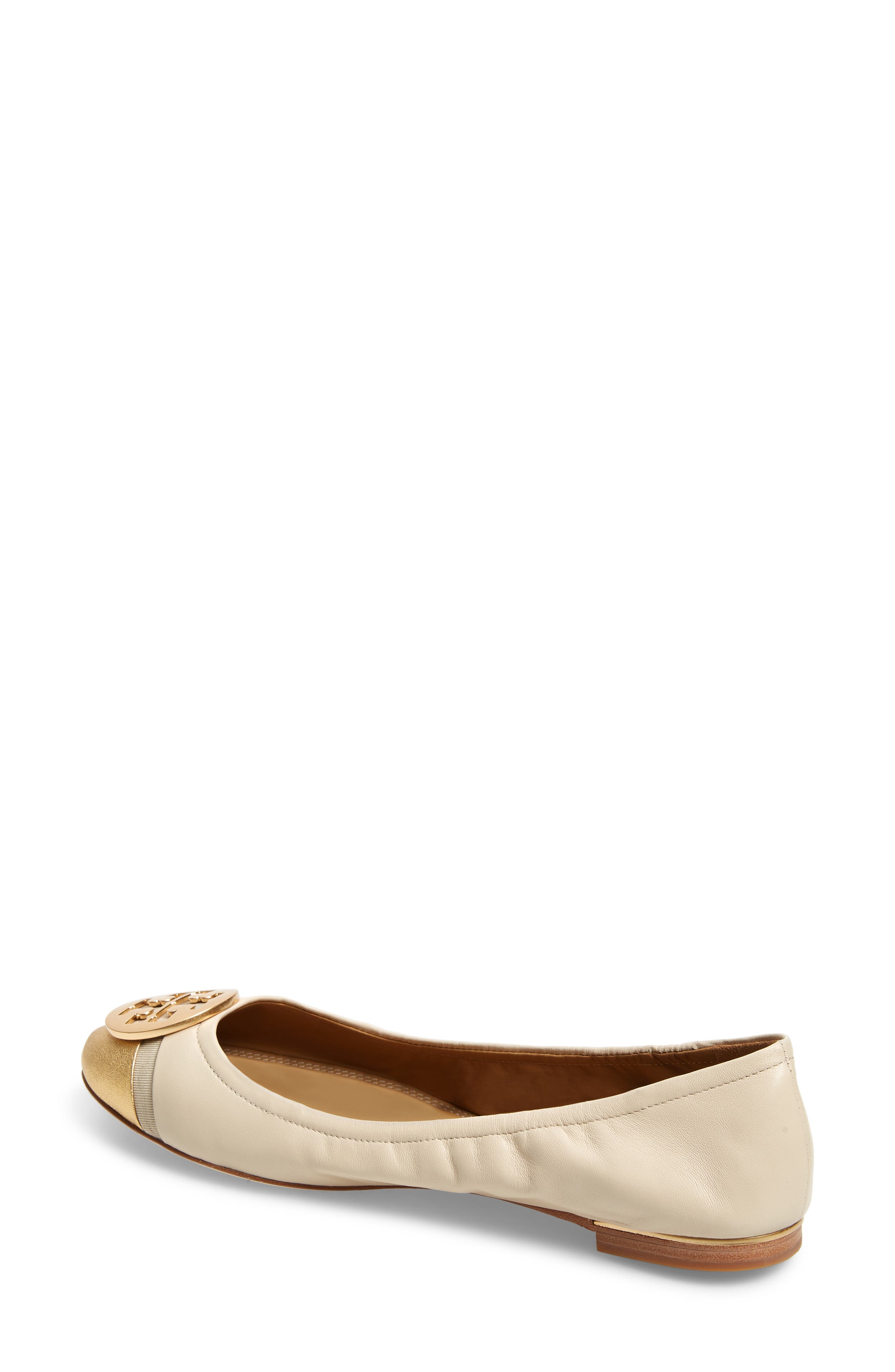 Tory Burch Minnie Logo Medallion Cap Toe Ballet Flat, Alternate, color, Dulce De Leche / Gold