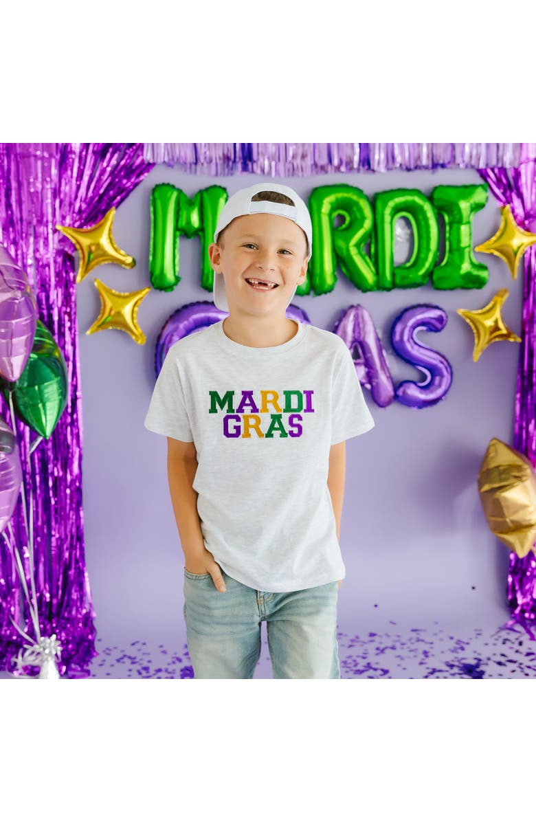 Sweet Wink Mardi Gras Patch Short Sleeve T-Shirt, Alternate, color, Ash