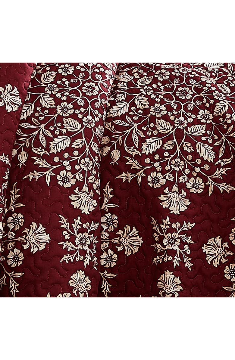 SOUTHSHORE FINE LINENS Christmas Carol Oversize Holiday Quilt Set, Alternate, color, Christmas Carol