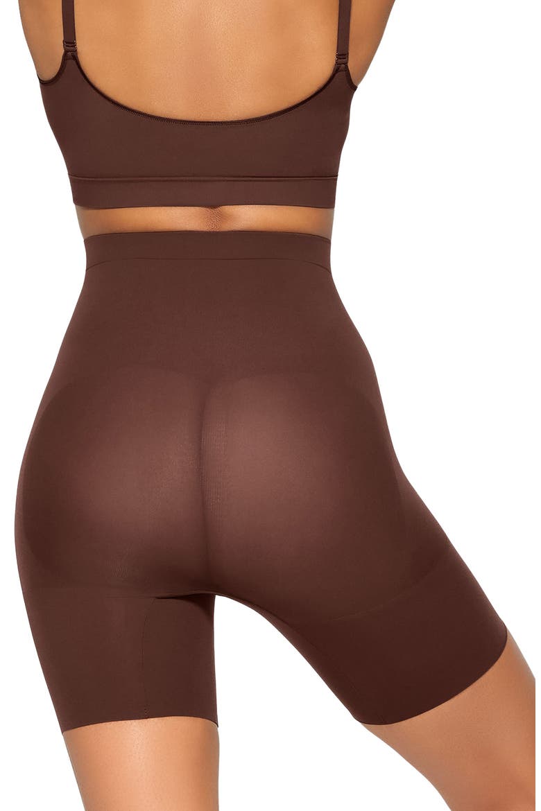 Everyday Sculpt Mid Thigh Shorts, Alternate, color, COCOA