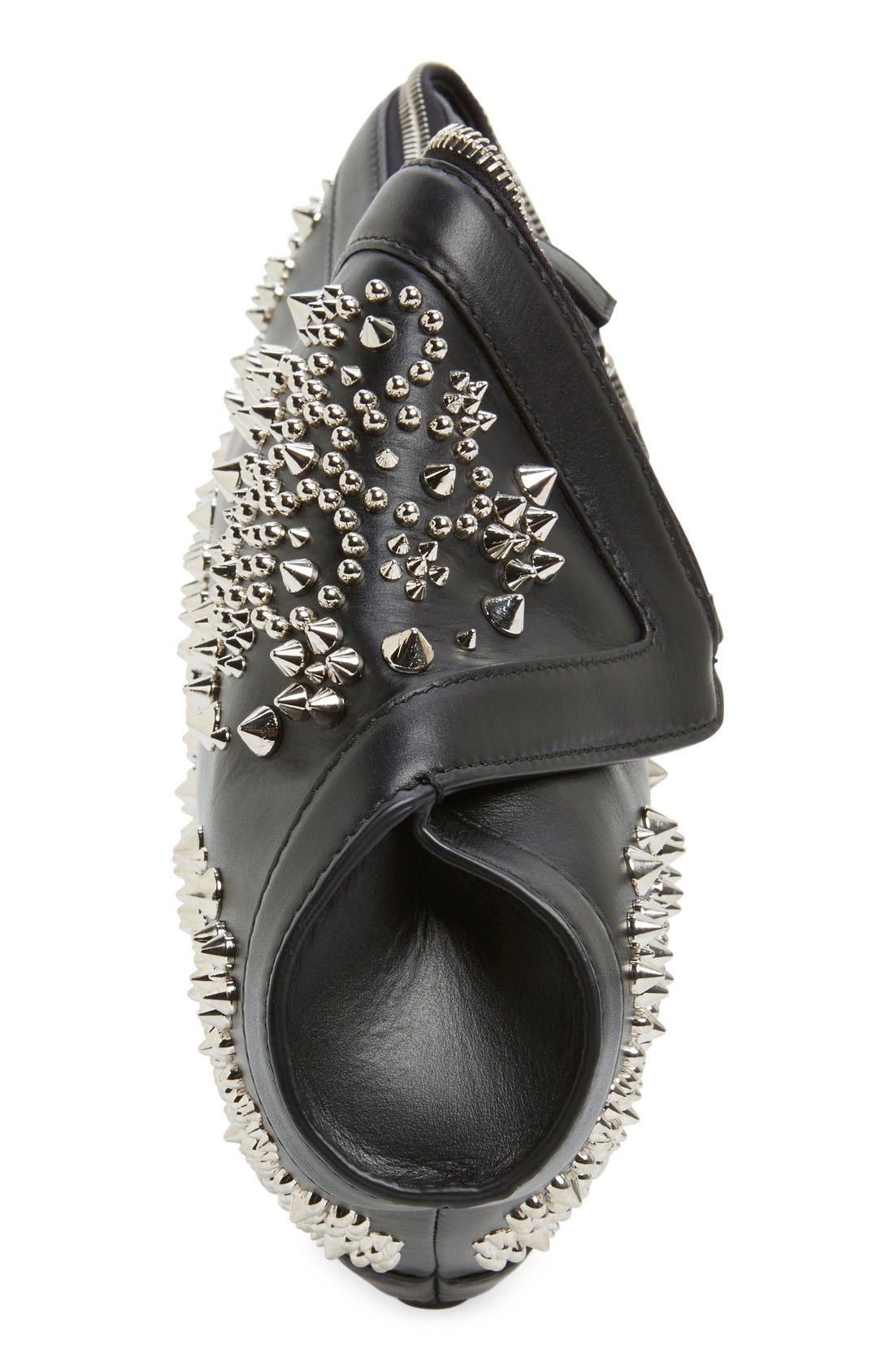 Alexander McQueen 'De Manta - Flower Studs' Calfskin Leather Clutch, Alternate, color, BLACK