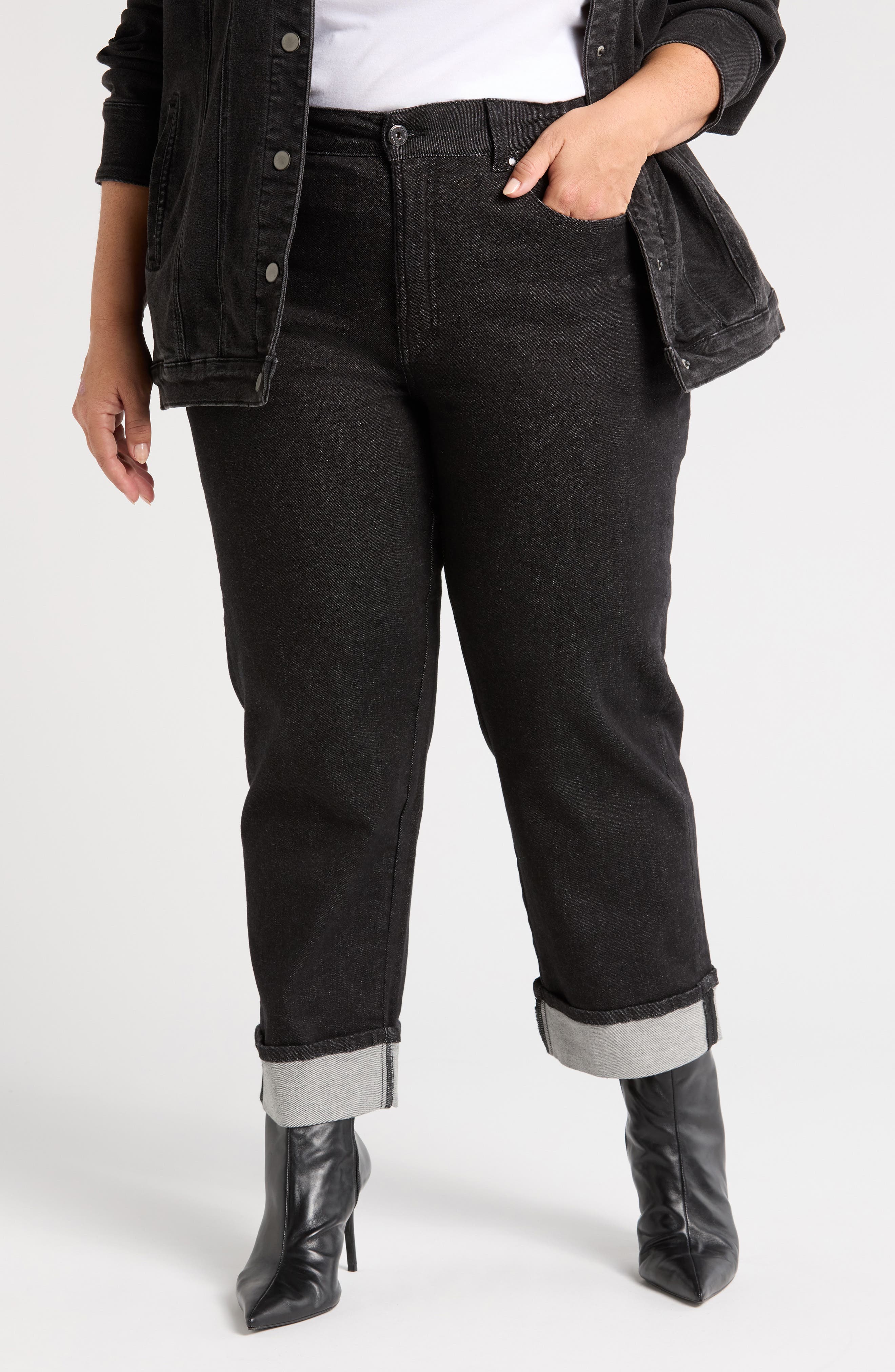 Universal Standard Stevie Cuff Jeans in Black Selvedge 