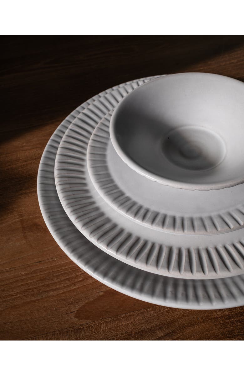 Une Vie Nomade Cloud Lines Dinner Plate - Set of 4, Alternate, color, White