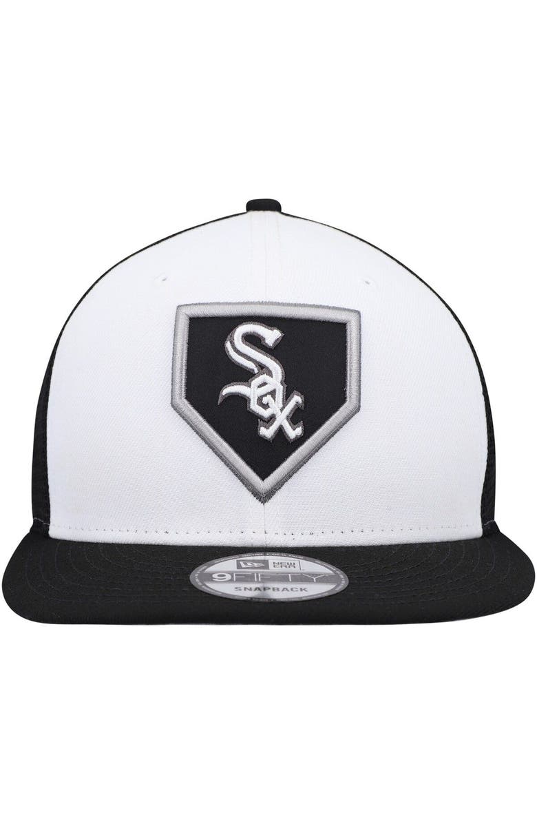 New Era Men's New Era White/Black Chicago White Sox 2022 Clubhouse Trucker 9FIFTY Snapback Hat, Alternate, color, White