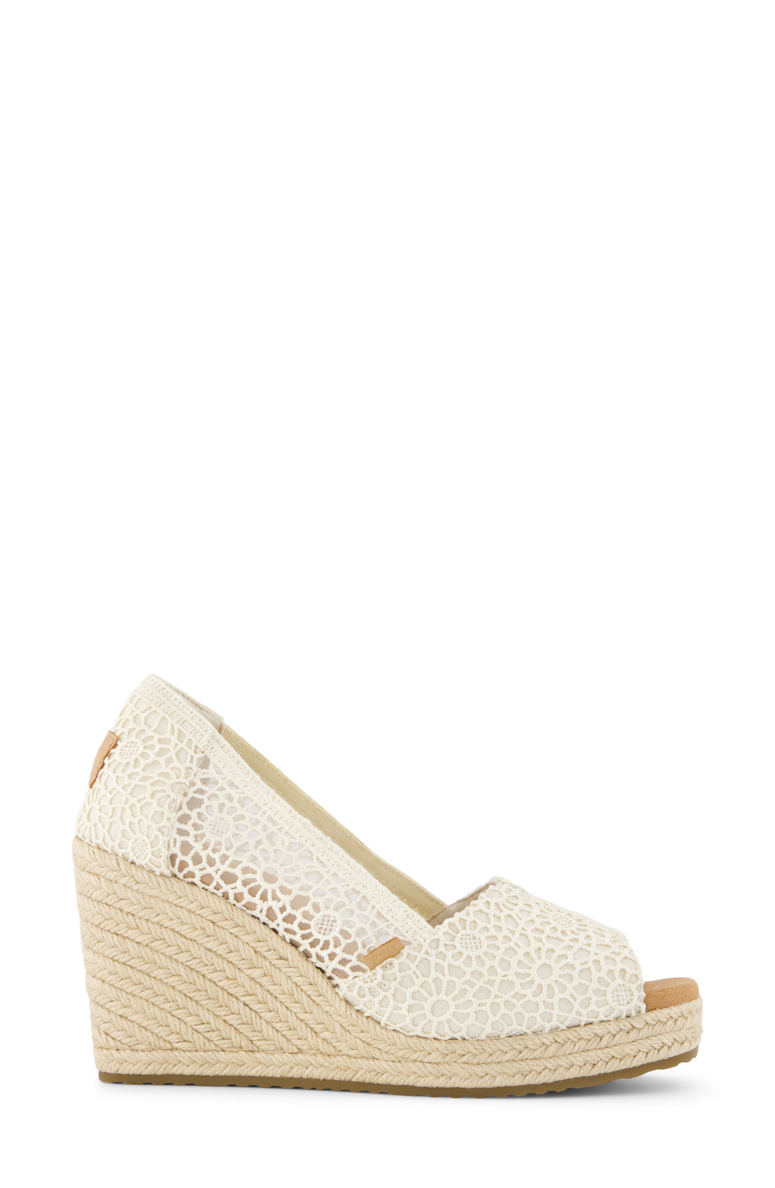 TOMS Essential Wedge Pump, Alternate, color, Natural Crochet
