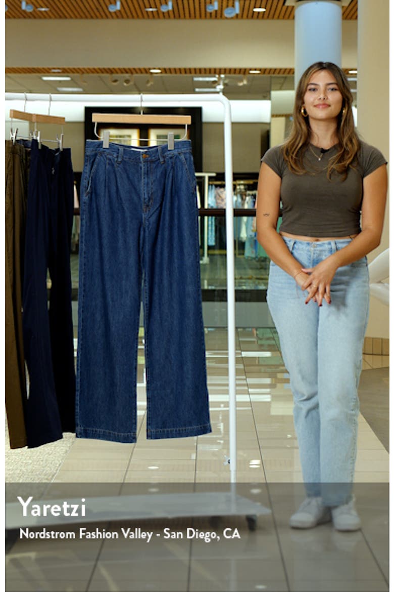 Baggy Pleated Straight Leg Jeans video