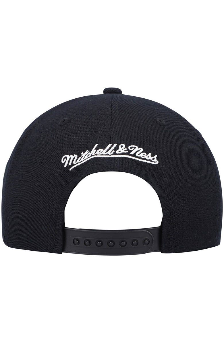 Mitchell & Ness Men's Mitchell & Ness Black Milwaukee Bucks Hardwood Classics Script 2.0 Snapback Hat, Alternate, color, Black