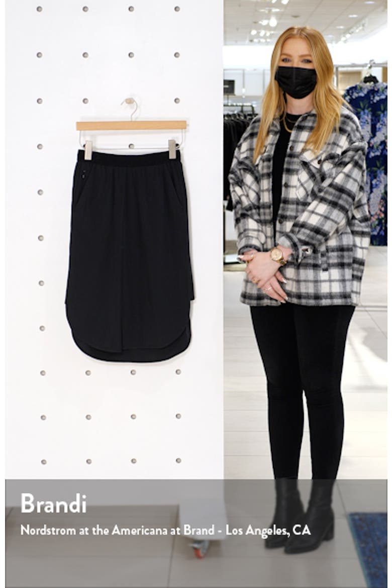 Pursuit Woven Pull-On Skirt video