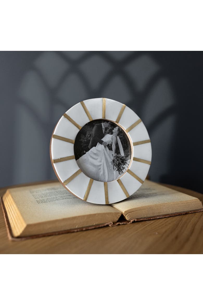 4x4 Round Family & Friends Photo Picture Frame, Alternate, color, White