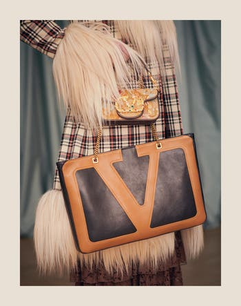 Valentino Garavani Medium Viva Superstar Leather Shopper