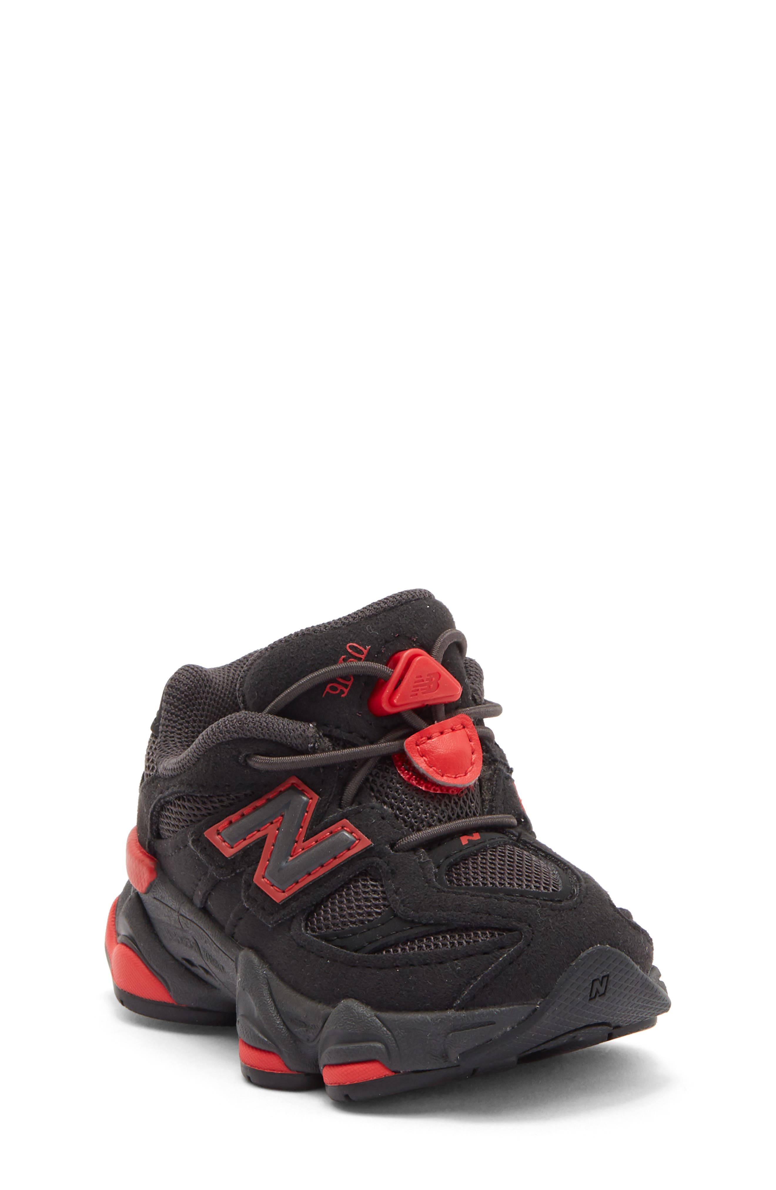 BLACK CEMENT/ TRUE RED