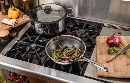Frieling Black Cube 9-1/2 Inch 2.5 Quart Stainless/nonstick Hybrid Chef's Pan In Silver