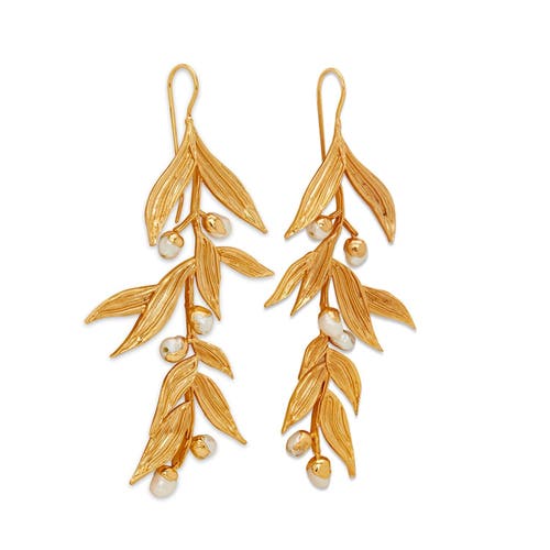 Dhwani Bhansal Isaro Chandeliers In Gold Plated