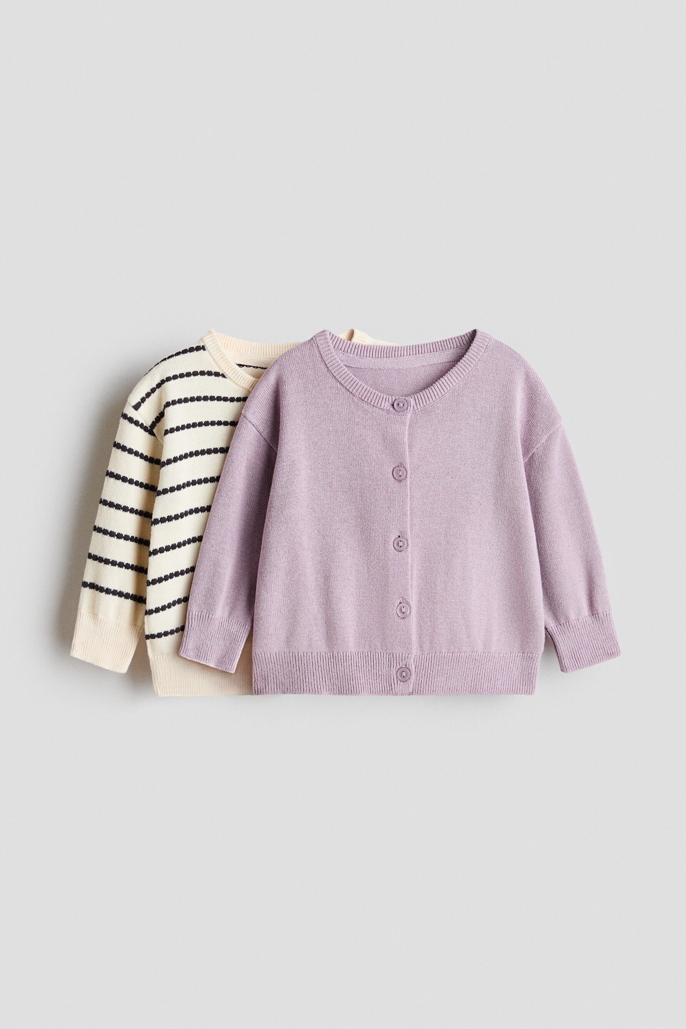 Light purple/cream