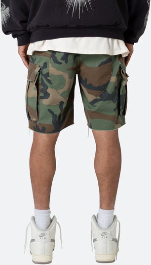 【人気】mnml Distressed Cargo Shorts Distressed Cargo Shorts - Camo | mnml | shop now