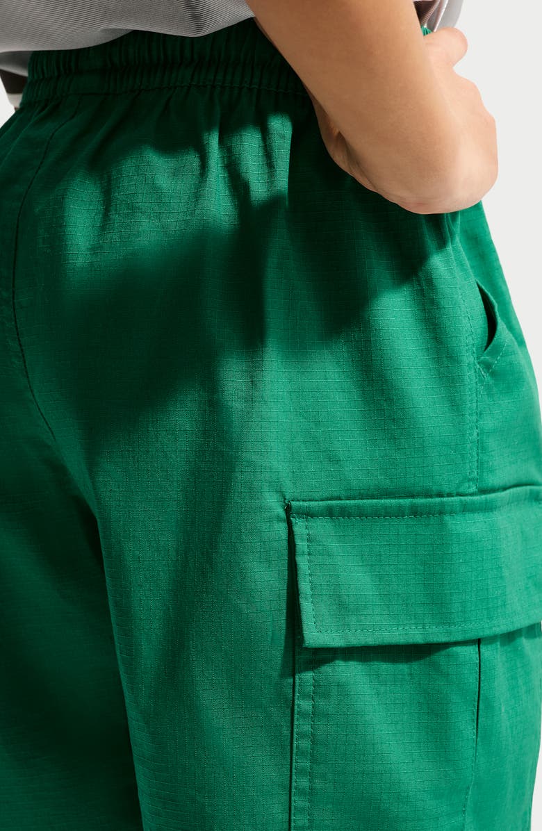 Nike Kids' Sportswear Club Woven Cargo Shorts, Alternate, color, Malachite/ White