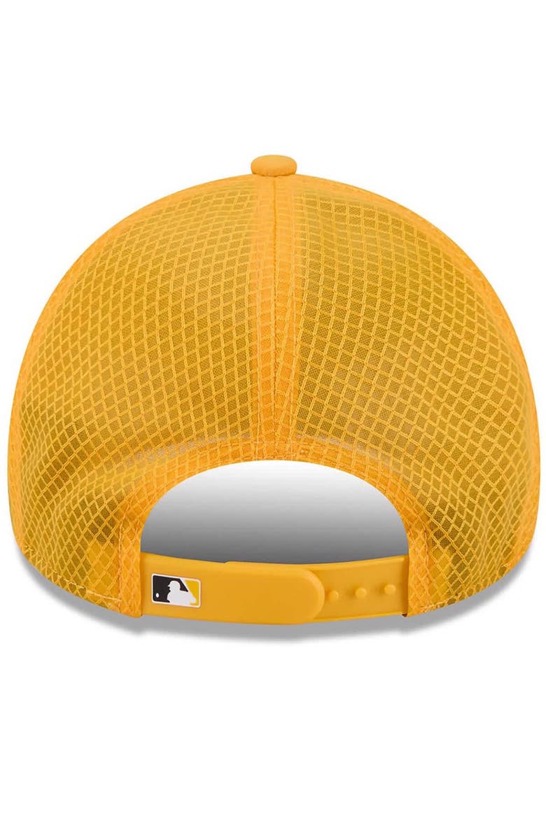 New Era Men's New Era Gold Milwaukee Brewers 2026 Batting Practice Apex 9FORTY Adjustable Trucker Hat, Alternate, color, Gold