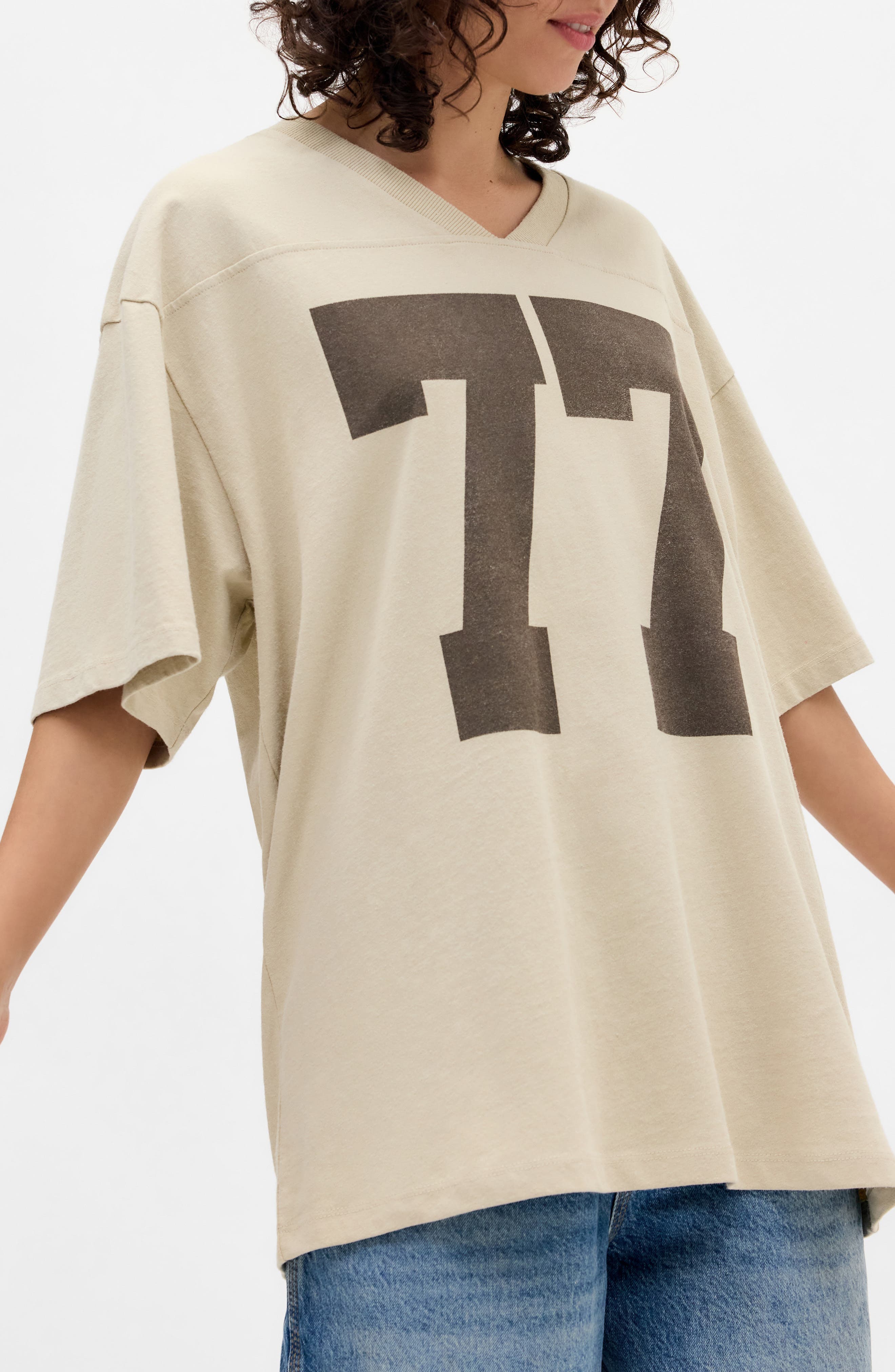 BDG Urban Outfitters 77 V-Neck Graphic T-Shirt