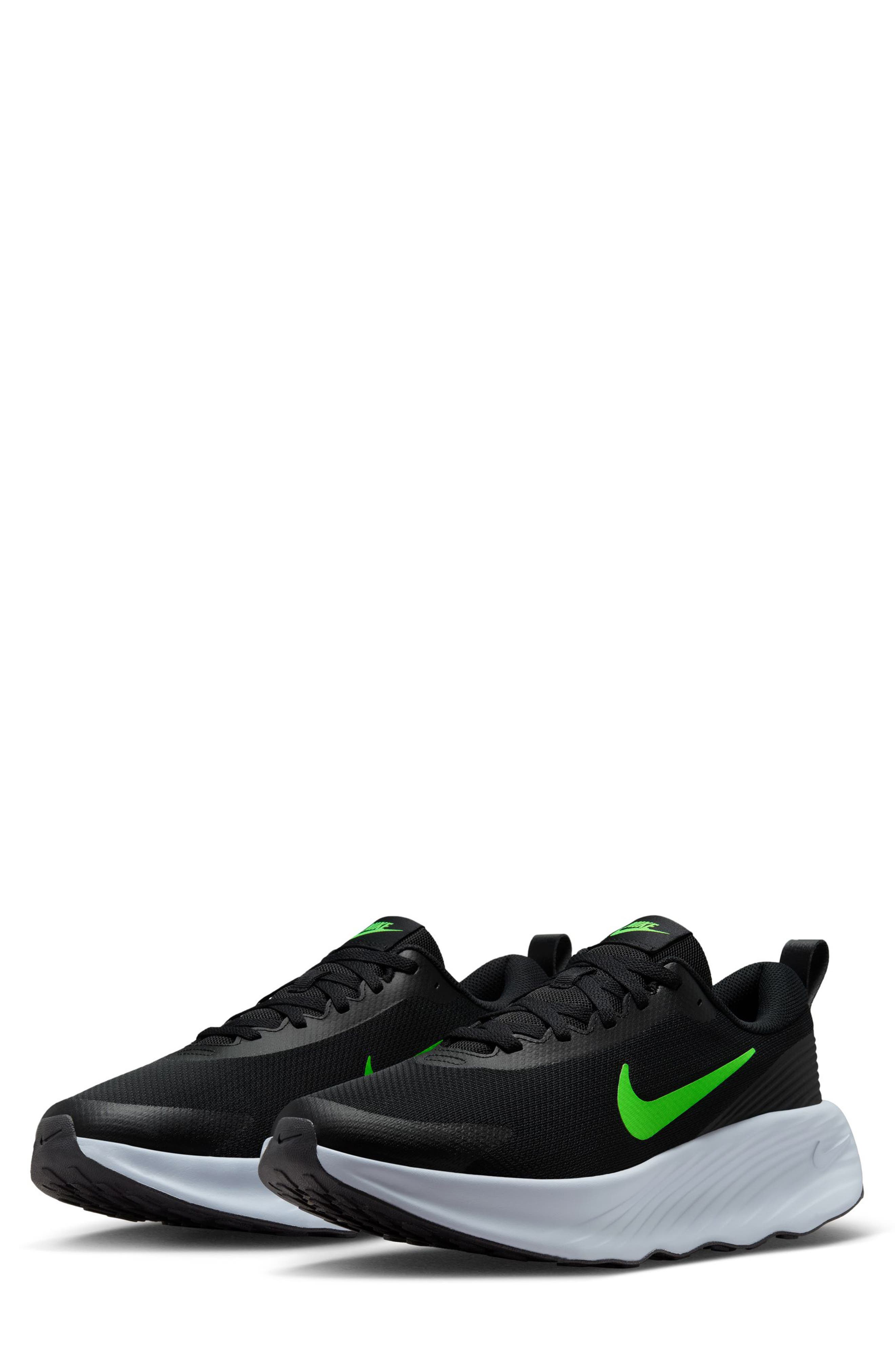 Nike Promina Walking Sneaker