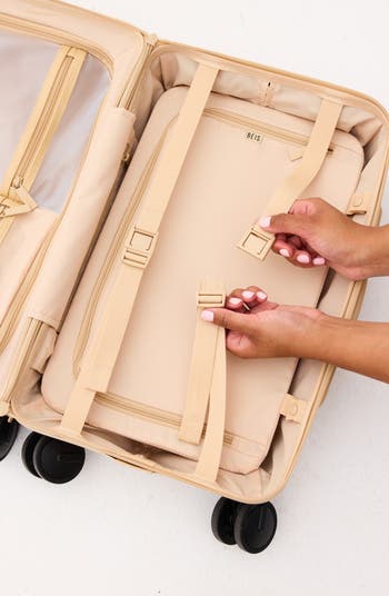 The International 21-Inch Carry-On Roller