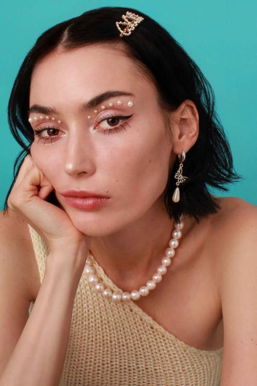 Velvet Luna Natural Large Pearl Necklace In Neutral