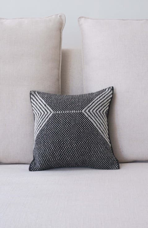 Montañas Square Pillow Small