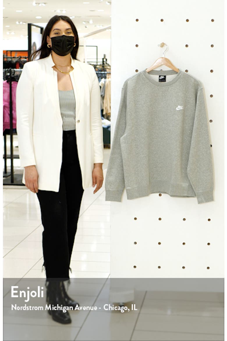 Sportswear Fleece Crewneck Sweatshirt video