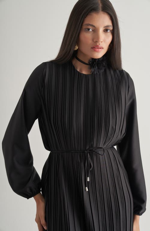 Mizalle Maxi Dress In Black