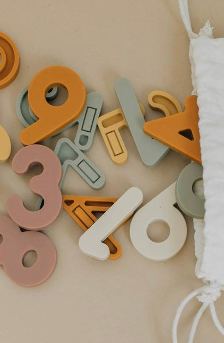 BROOKLYN NEUTRAL Silicone Magnetic Numbers Playset, Alternate, color, Neutral Colors