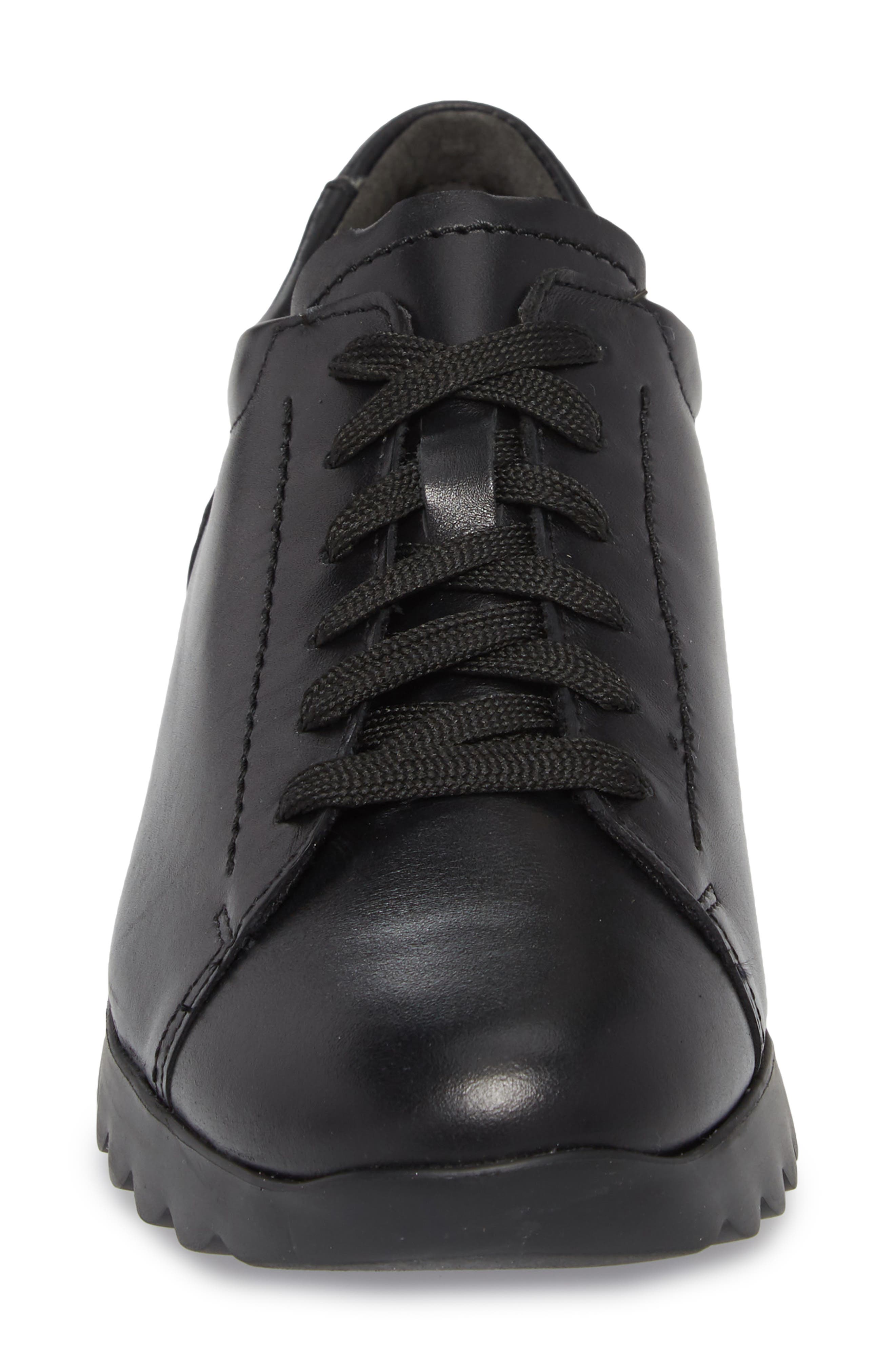 Munro Kellee Derby, Alternate, color, 