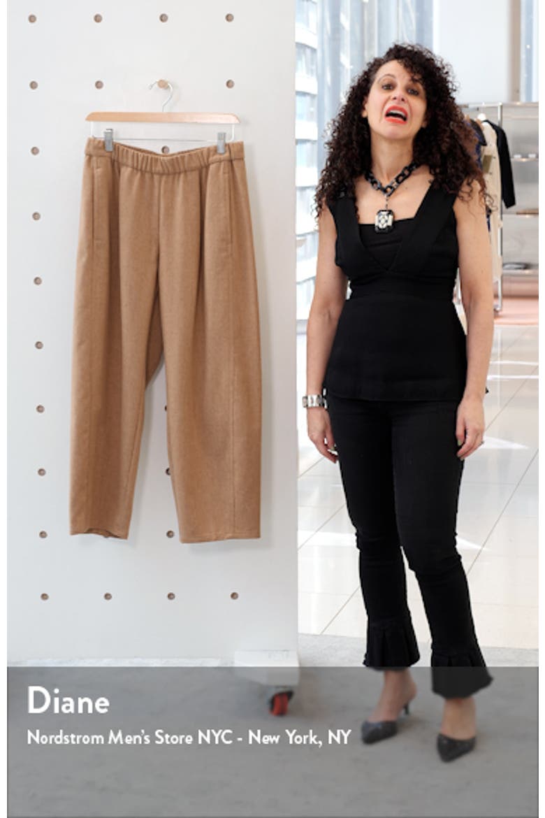 Crop Wool Lantern Pants video