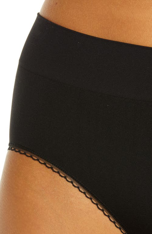 Wacoal Feeling Flexible Briefs In Black