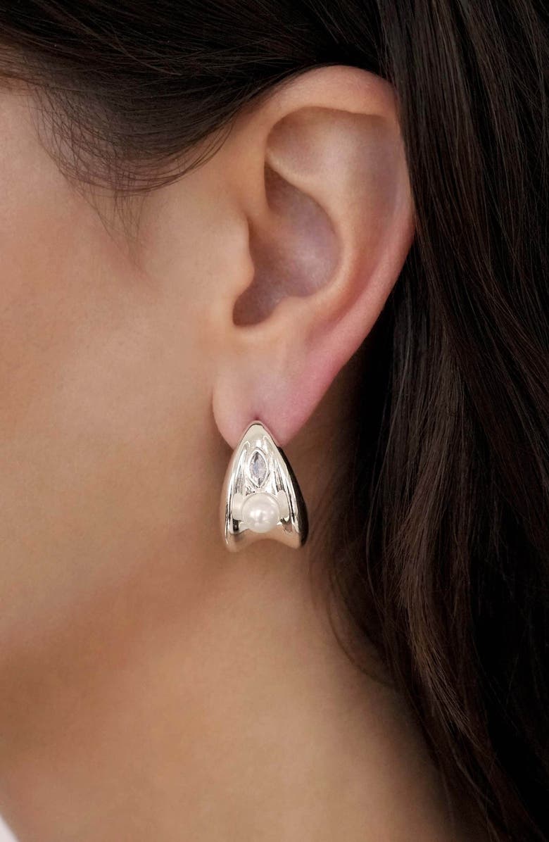 Ettika Hera Freshwater Pearl Huggie Earrings, Alternate, color, Silver