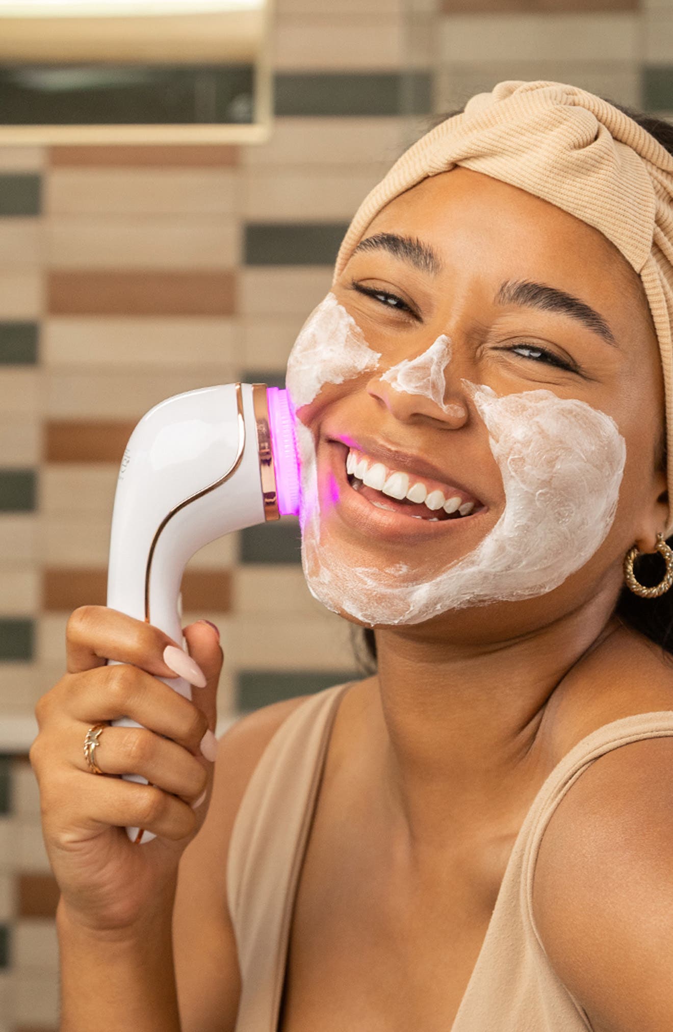 REVIVE LIGHT THERAPY Lux Sonique LED Sonic Cleansing Device (Women