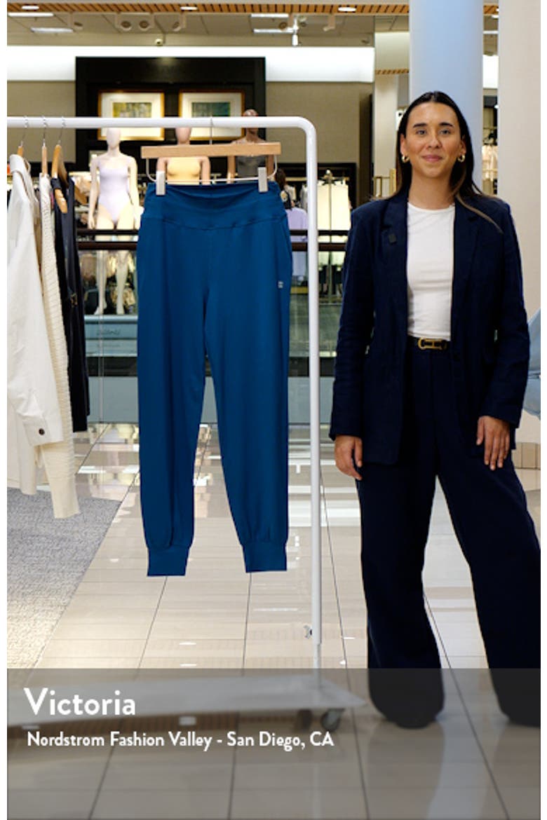 Gaia Pocket Joggers video
