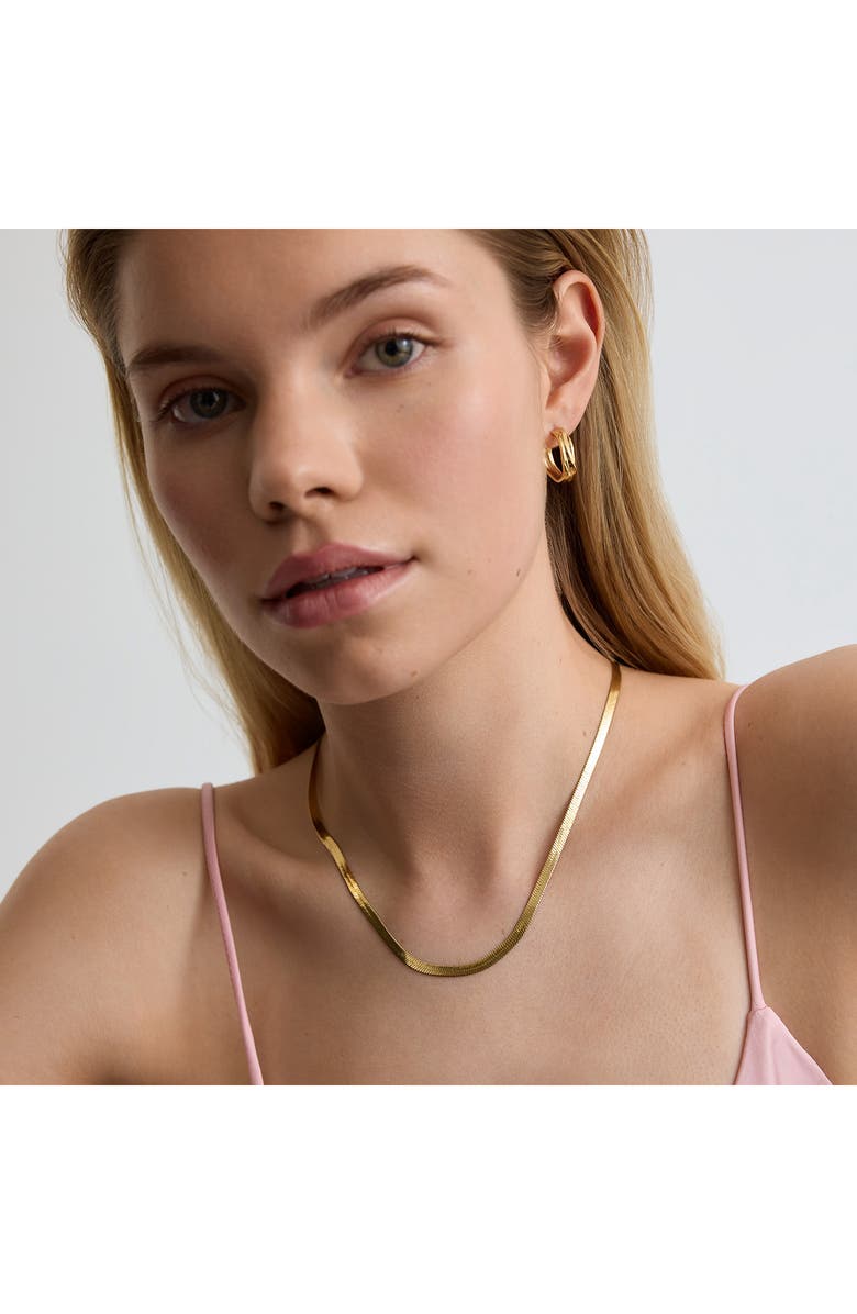 D.LOUISE Small Molten Hoop Earrings, Alternate, color, Gold