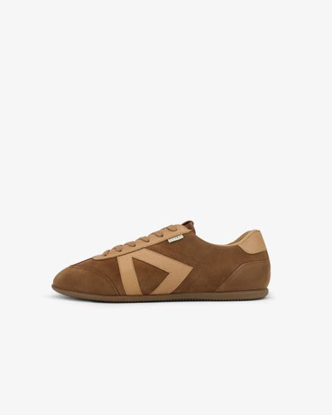 Iris Streamlined Low-Top Sneaker