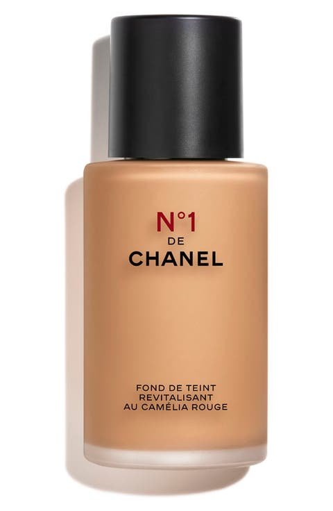 N°1 DE CHANEL REVITALIZING FOUNDATION Illuminates - Moisturizer - Protects