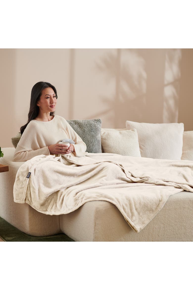 Microplush Fleece Blanket, Alternate, color, Vanilla