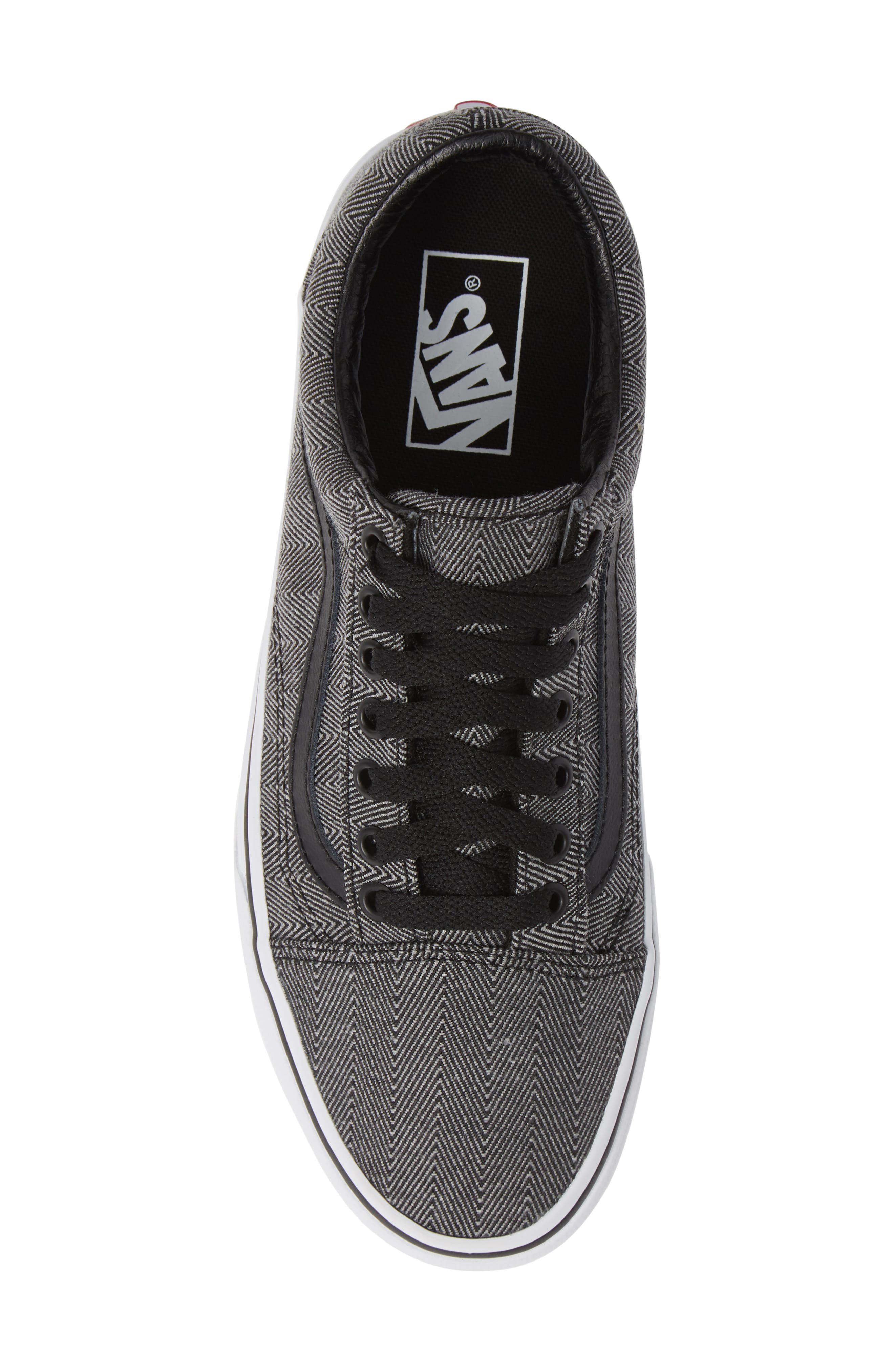 Vans UA Old Skool Sneaker, Alternate, color, 