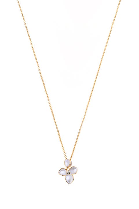 White Flower I Necklace
