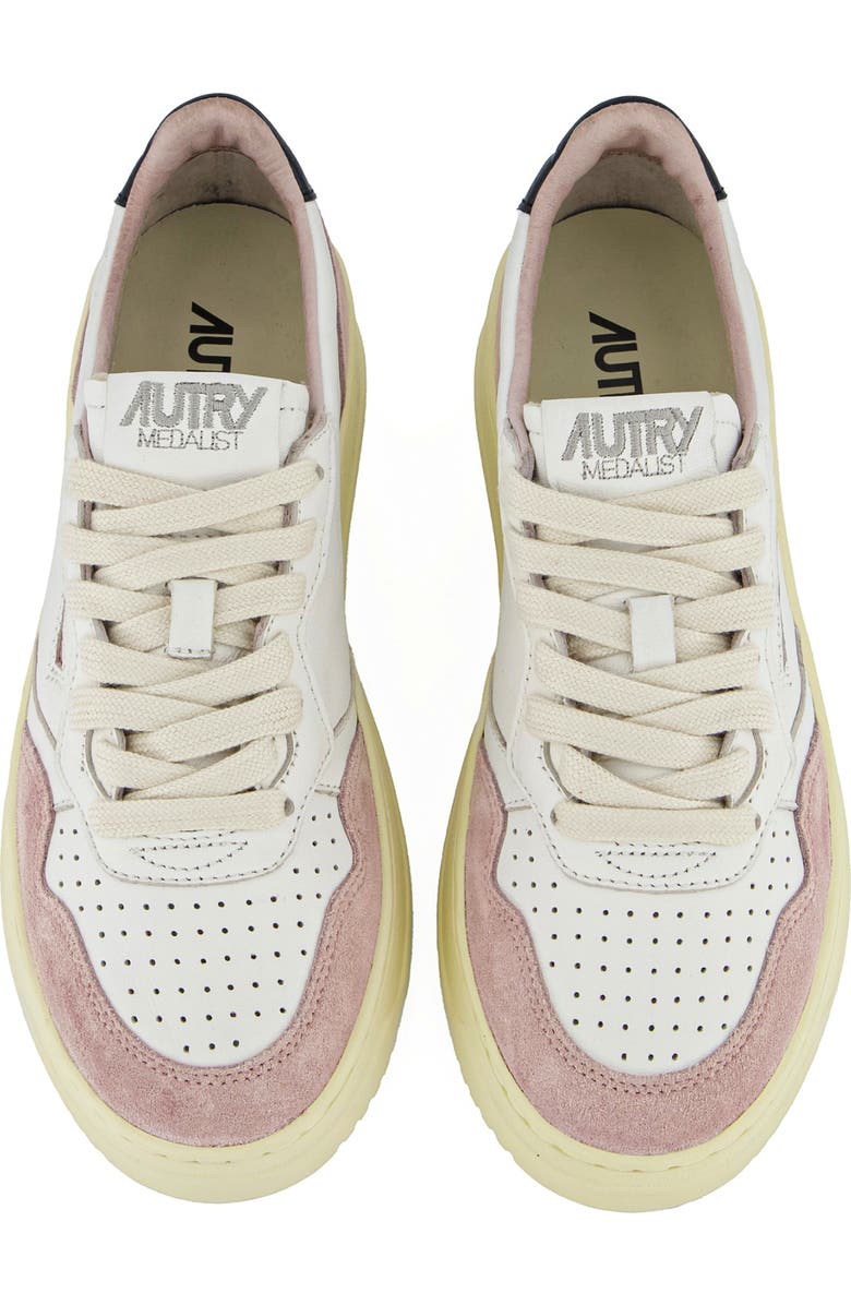 AUTRY Medalist Low Top Sneaker, Alternate, color, Goat/ Suede Powder/ Black