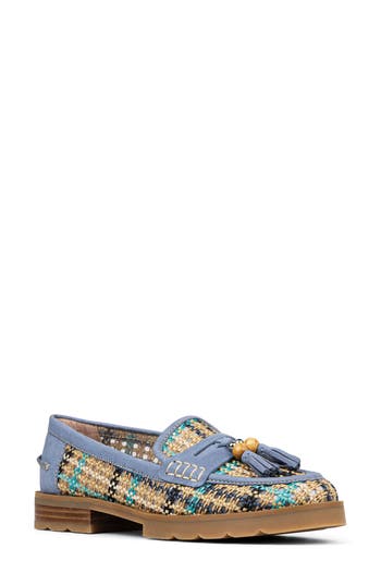 Donald Pliner Lenny Woven Raffia Tassel Loafer In Blue